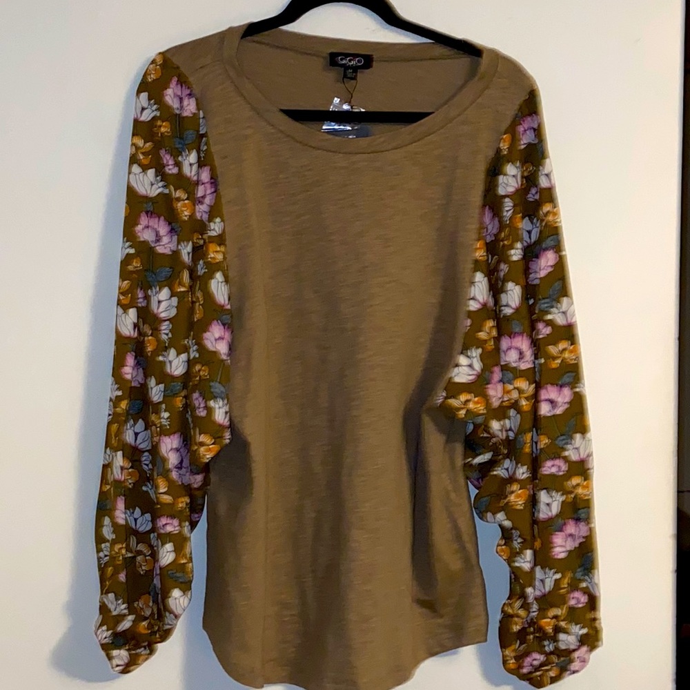 Floral print dolman sleeve round hem top